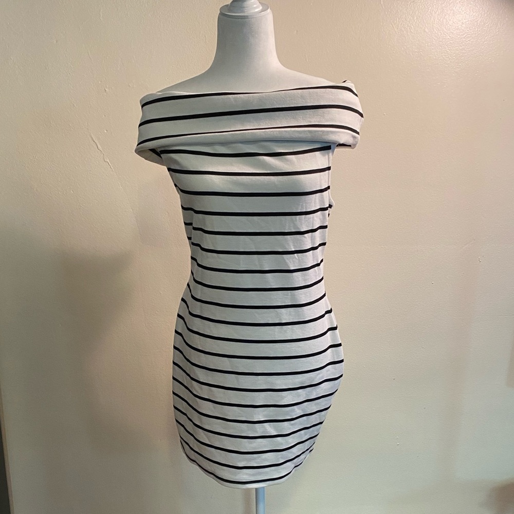 Tobi Black and White Stripes Bodycon dress - Picture 4 of 5